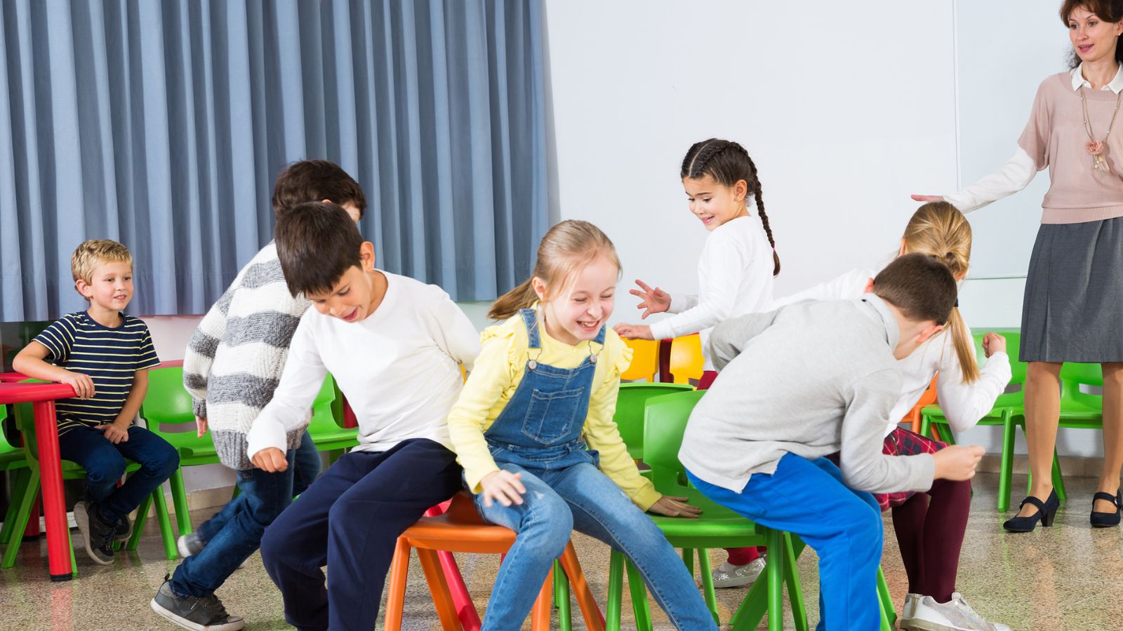 stoelendans spelletje nieuwe schooljaar