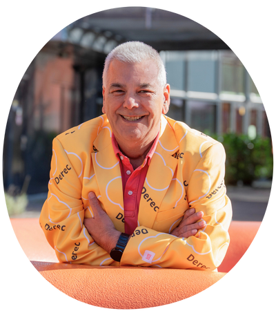 Ton werkt als gedetacheerd docent via Derec