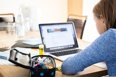 Digitalisering in het onderwijs: wat betekent het en welke voordelen brengt het met zich mee?